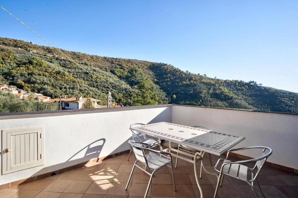 Ferienwohnung Le Casasse Imperia Exterior foto