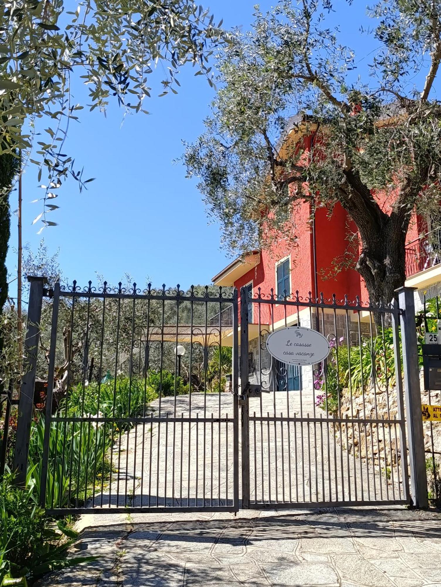 Ferienwohnung Le Casasse Imperia Exterior foto